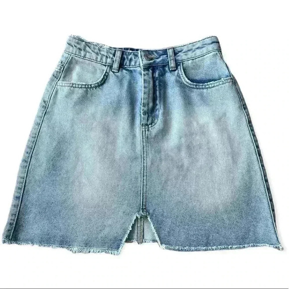 Vintage Y2K MISSGUIDED Distressed Light Wash Denim Mini Skirt Womens Size 2 - Picture 2 of 10